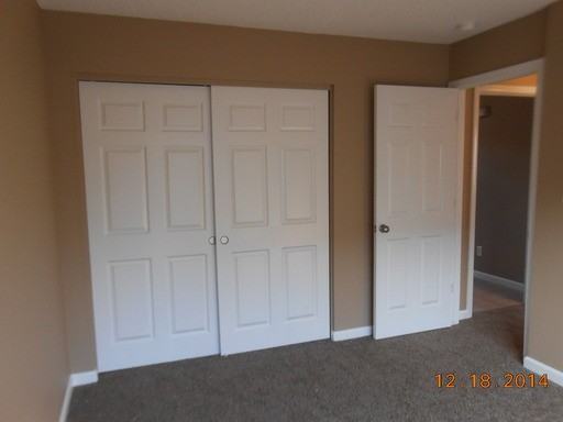 421 S Laurel St - Photo 3 of 9