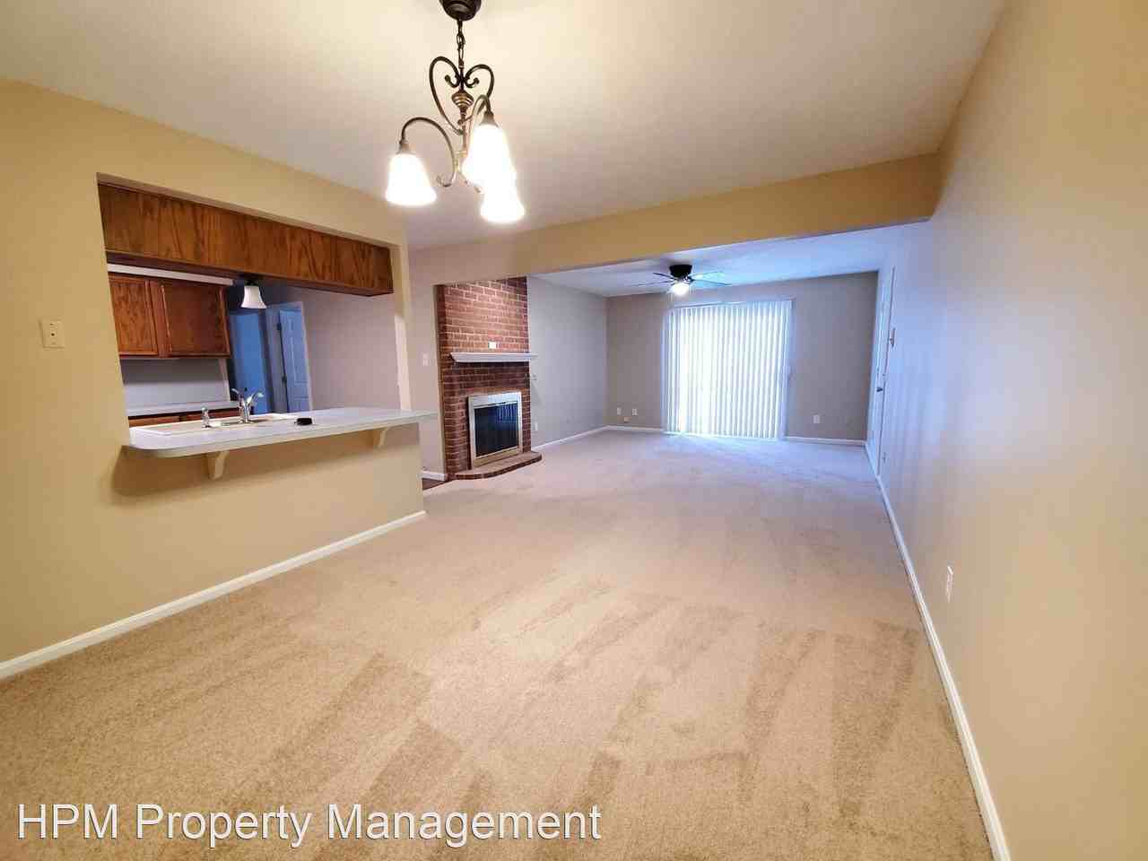 408 W Maple - Photo 3 of 15