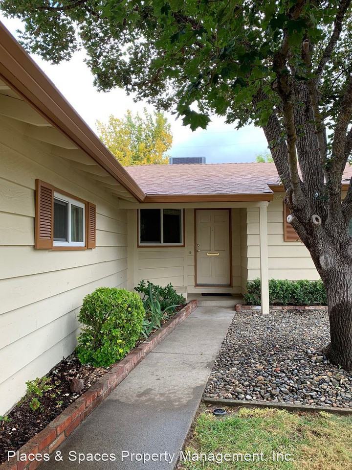 6545 Kimberly Dr - Photo 3 of 50