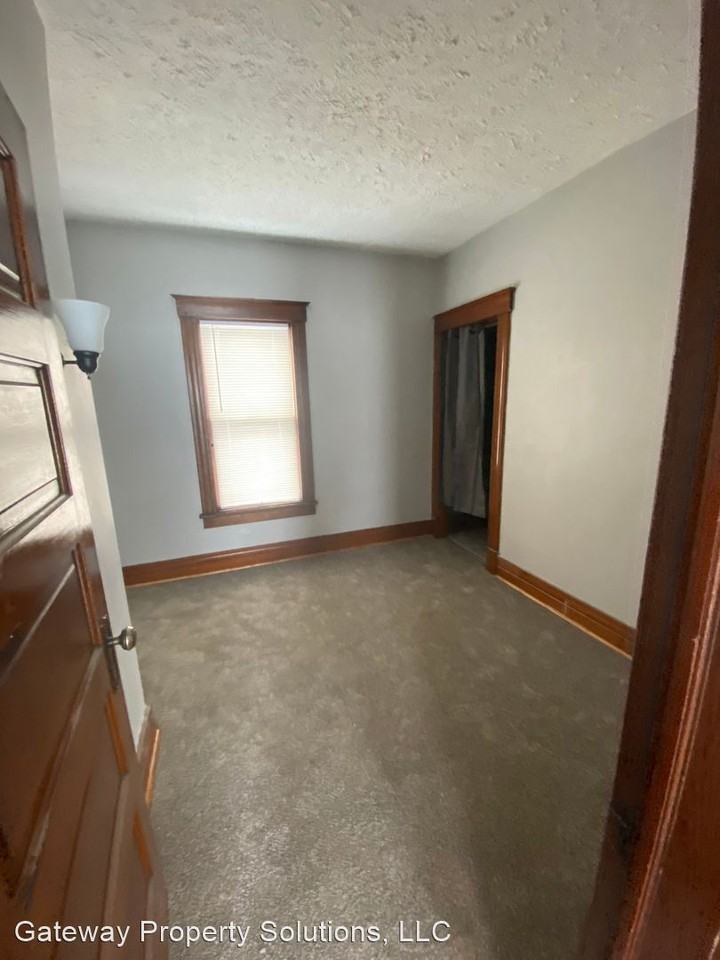 27 LINCOLN AVE AMSTERDAM, NY 12010 Rico's Rentals, LLC - Photo 3 of 3