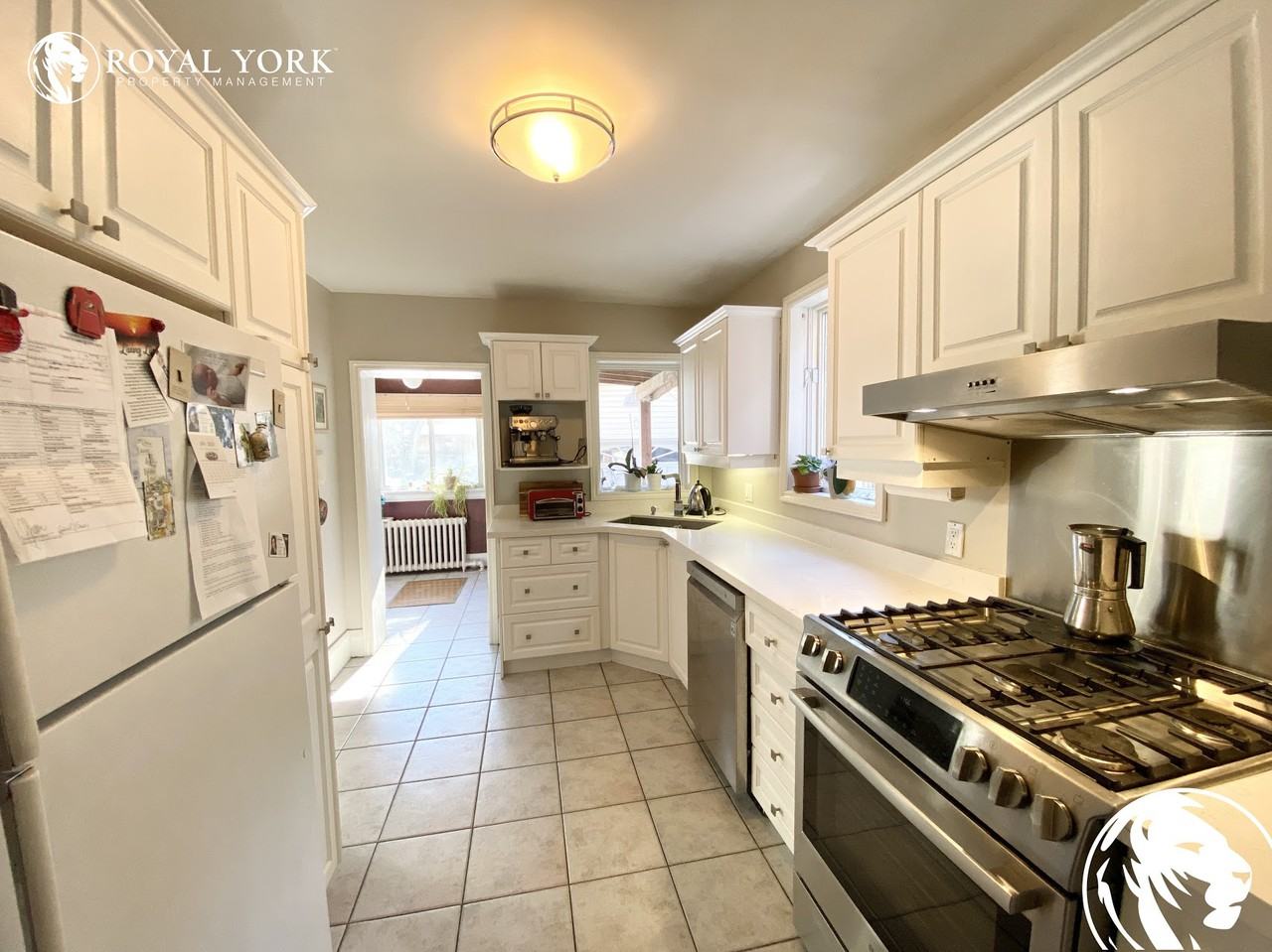 429 Briar Hill Ave - Photo 2 of 26