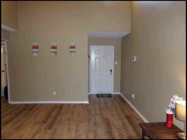 1311 N University Ave - Photo 2 of 10