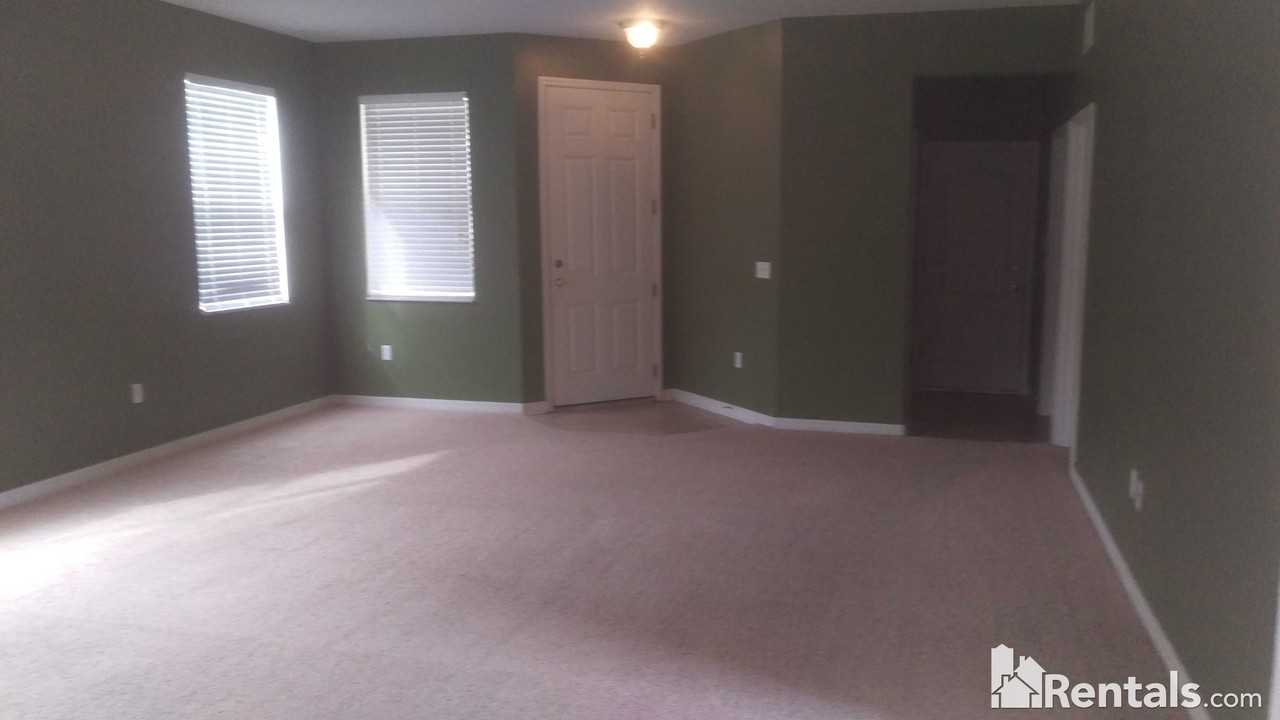 18828 Litzau Ln - Photo 3 of 10