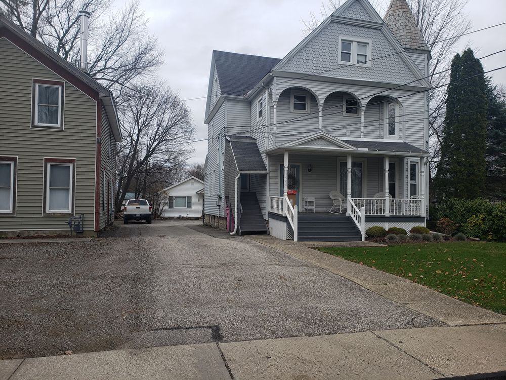 13900 Kirtland St - Photo 2 of 16