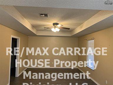 5227 Henry S Grace Fwy - Photo 3 of 13
