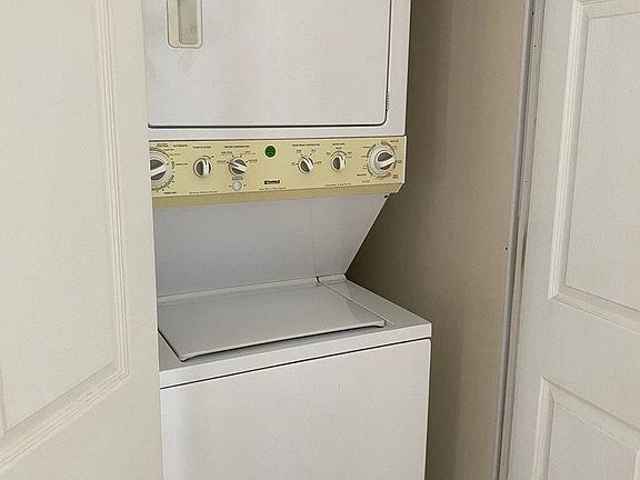 510 Shadywood Lane - Photo 2 of 10