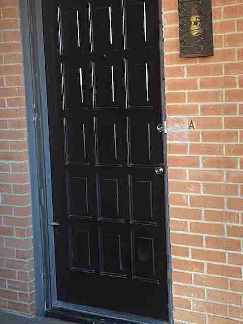 558 E Avenue J - Photo 2 of 10