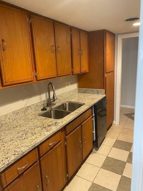 558 E Avenue J - Photo 3 of 10