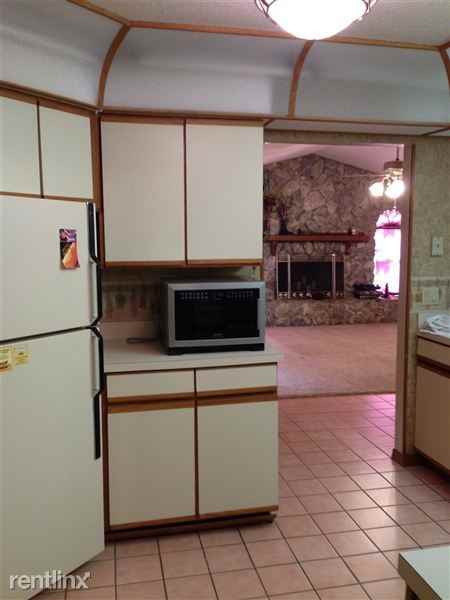 215 Santa Rosa Dr - Photo 2 of 11