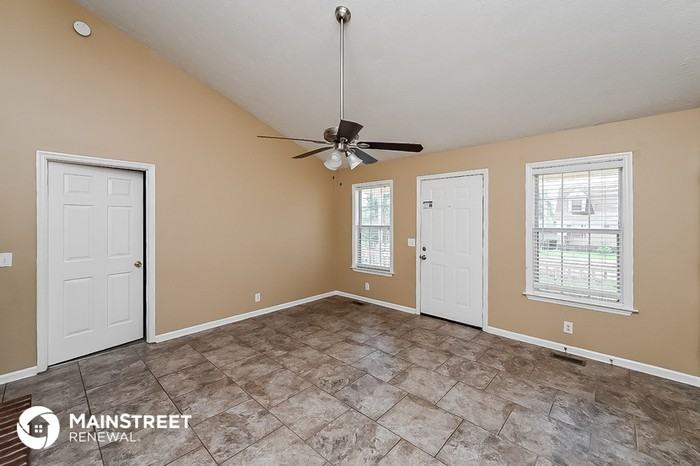 1908 Treeview Ct - Photo 3 of 16