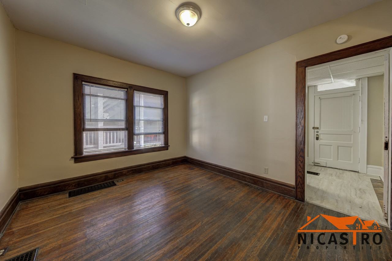 1640 Indianola Ave - Photo 3 of 50
