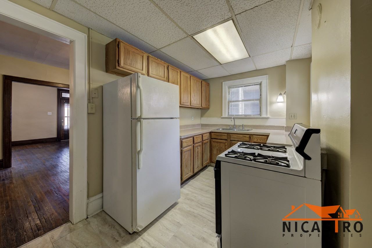 1640 Indianola Ave - Photo 4 of 50