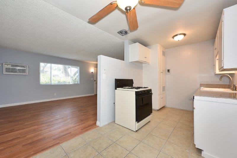 2159 La Canada Crest Dr #4