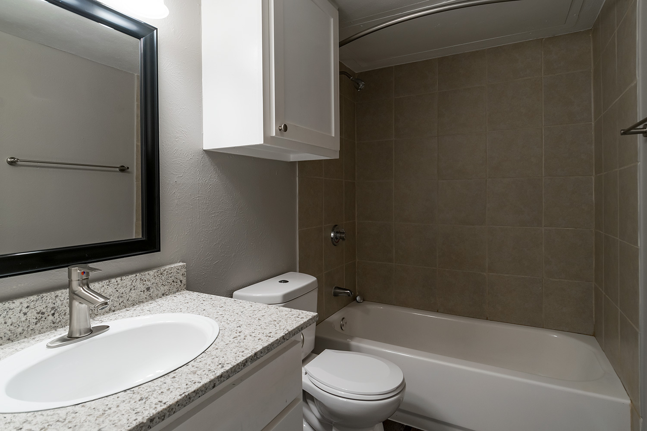 Kingswood Apartments {20220110} - Photo 5 of 6