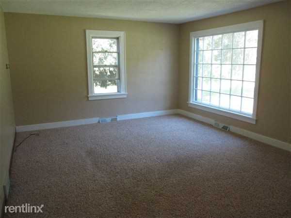 10860 Bennett St SE - Photo 2 of 10