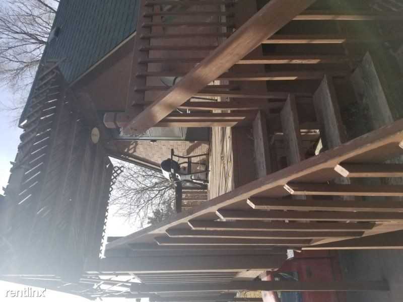 804 804 N Perry Ave B - Photo 2 of 16