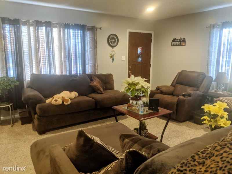 2304 Main St - Photo 3 of 25