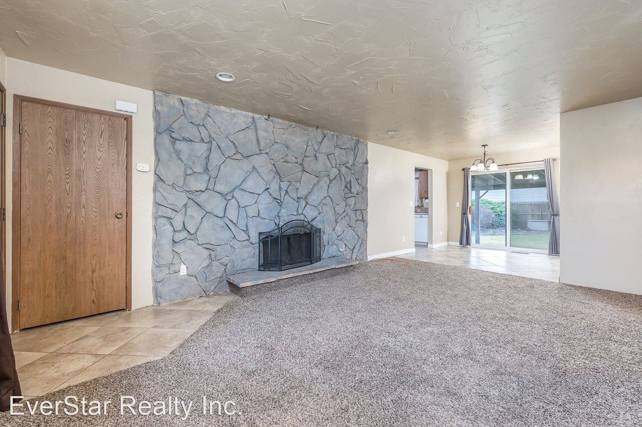 6717 W 1st Ave - Photo 3 of 10