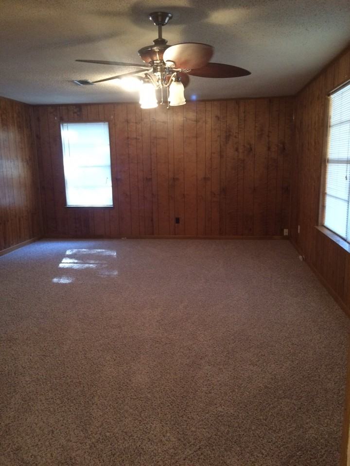 3230 Palmdale Ave - Photo 3 of 10