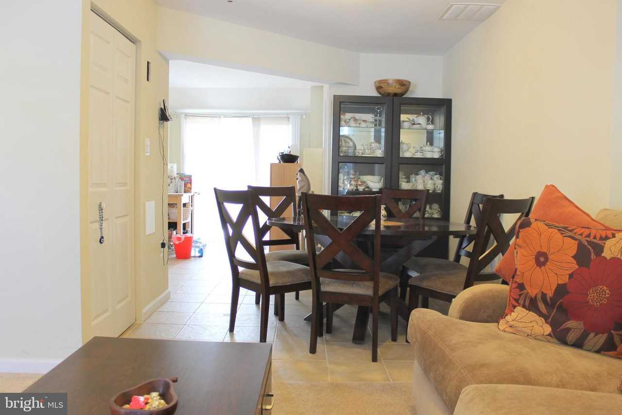10340 Broom Ln - Photo 3 of 12