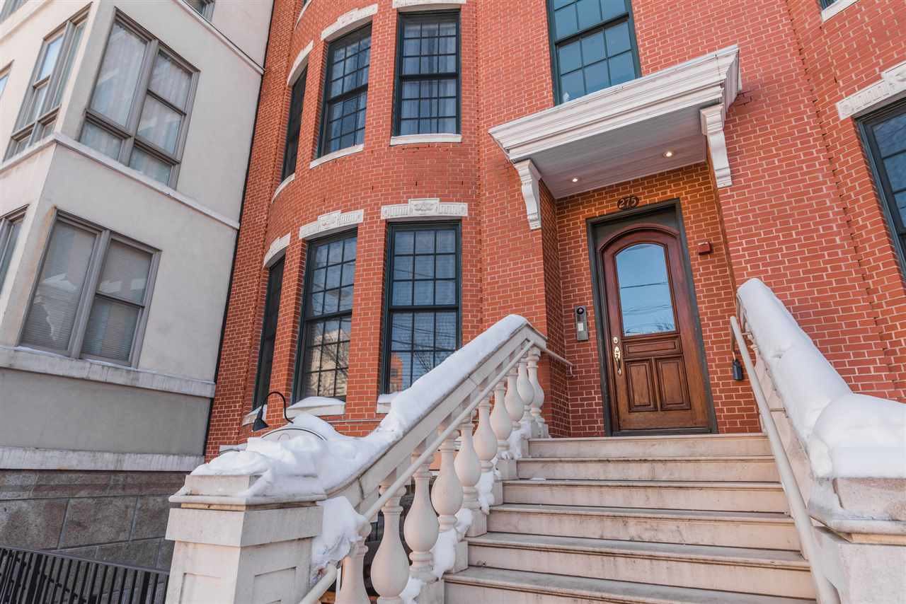 275 Grand St Unit A - Photo 2 of 15