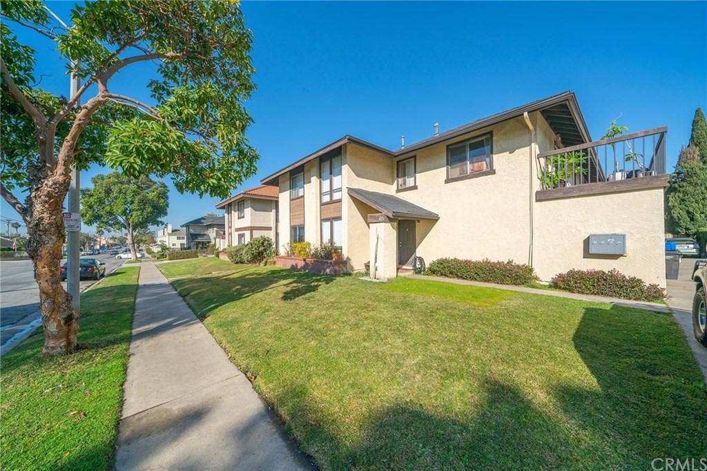 615 Utica Ave - Photo 3 of 21