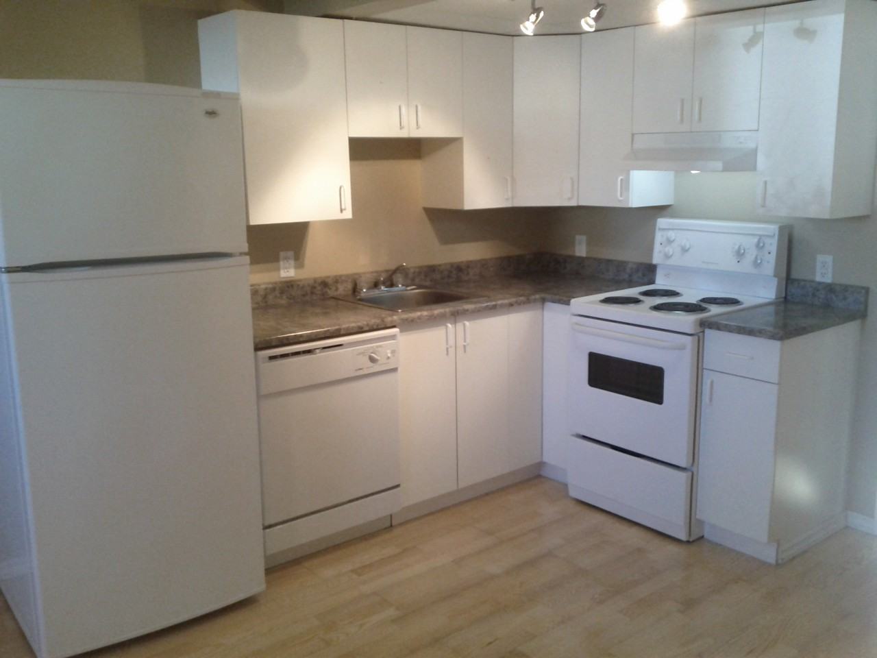 10322 152 Avenue Northwest - Photo 2 of 6