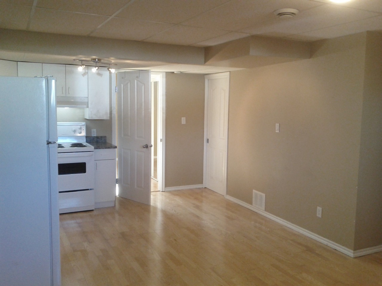 10322 152 Avenue Northwest - Photo 3 of 6