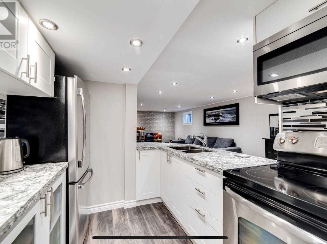 953 Vistula Drive - Photo 3 of 8