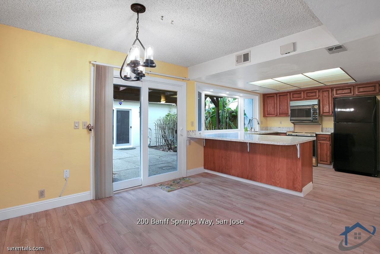 200 Banff Springs Way - Photo 2 of 17