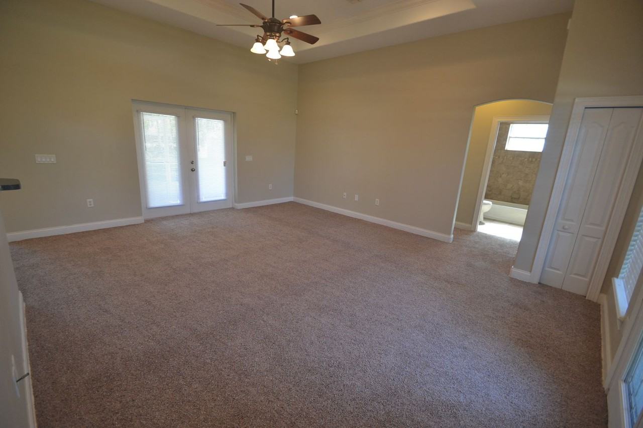 12840 Helen Dr - Photo 3 of 14