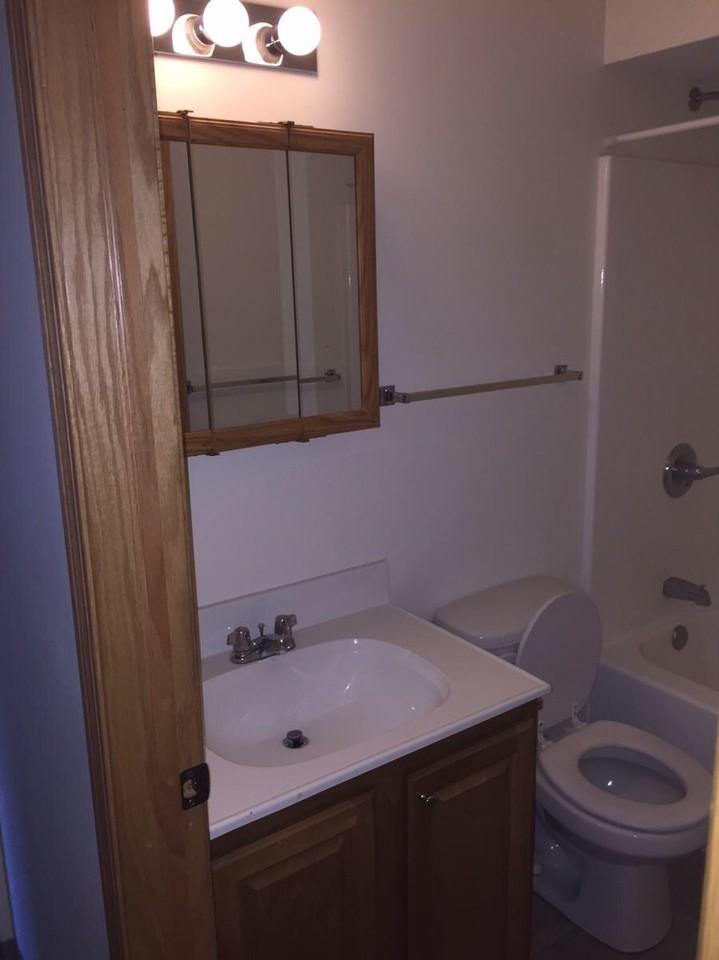 107 Crestview Dr Bldg E #3 - Photo 3 of 4