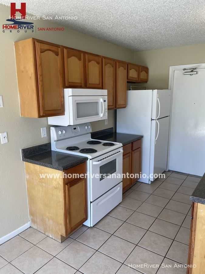 5138 Stockman Dr - Photo 3 of 10