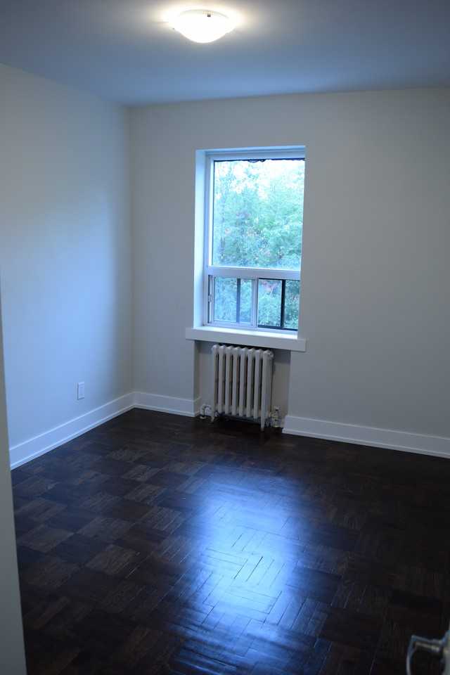 24 Shallmar Boulevard #307 - Photo 2 of 8