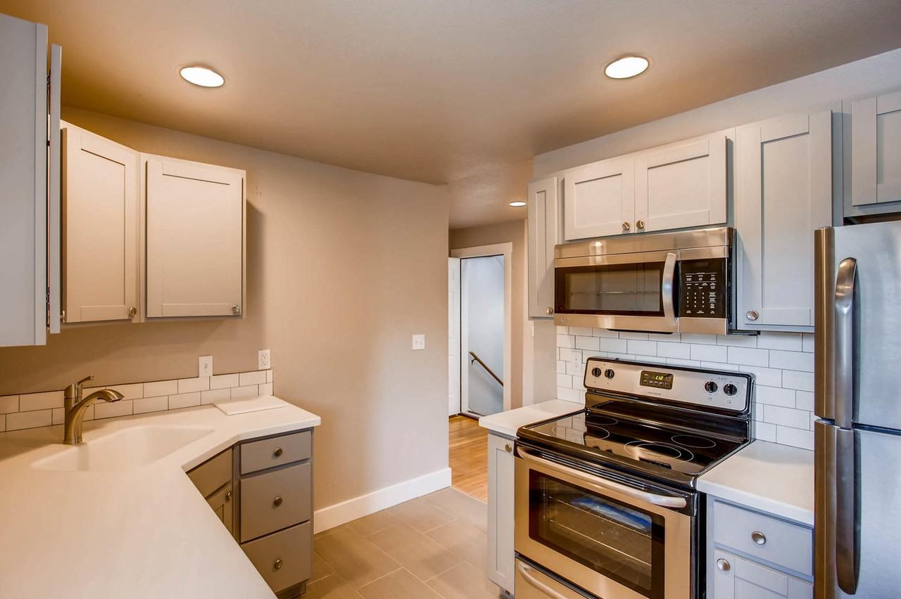 1115 15th St #3 - Photo 2 of 10