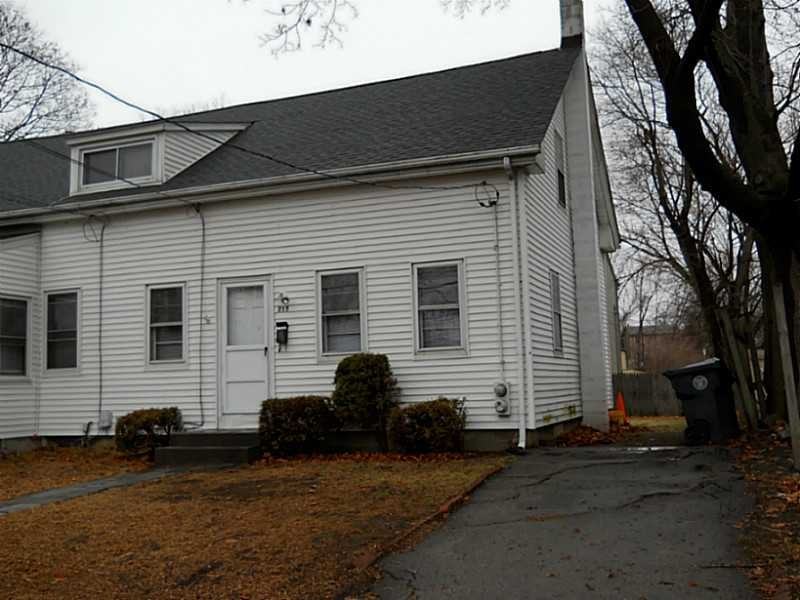 215 Knight St - Photo 2 of 18