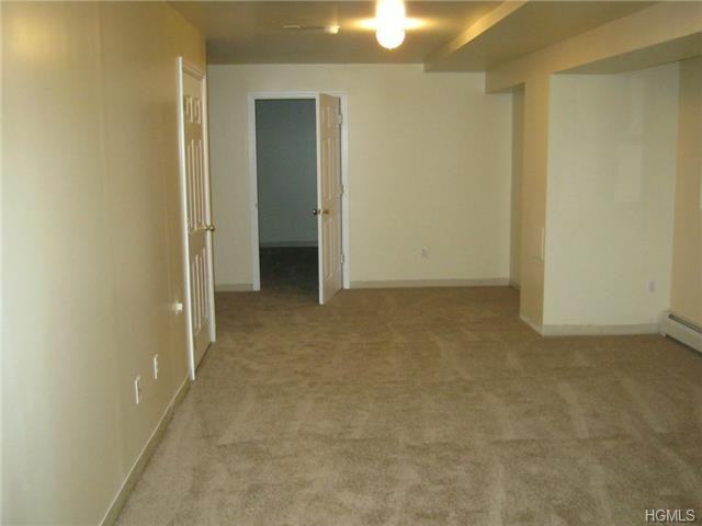 5 Delia Ct - Photo 2 of 20