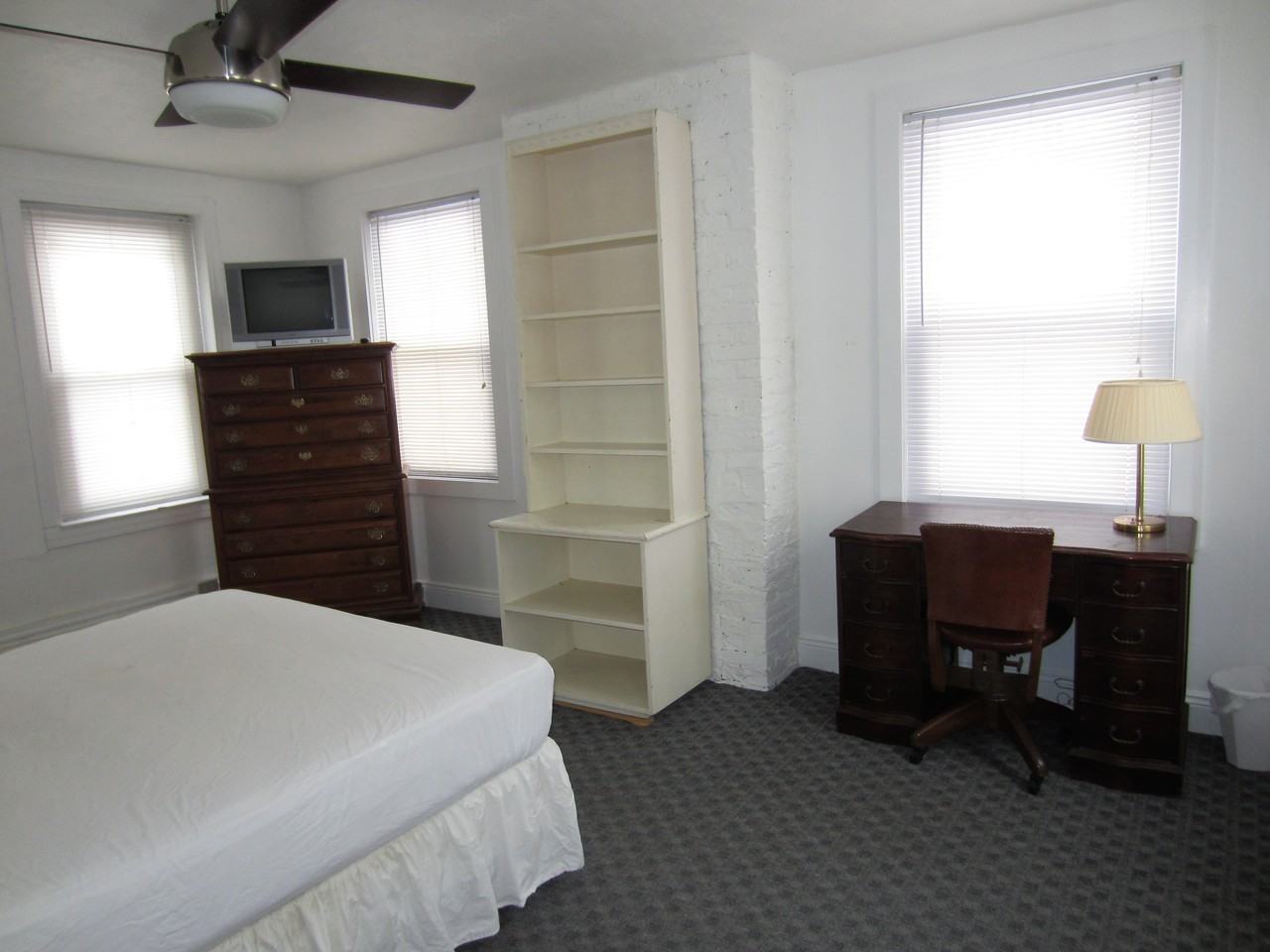 Mt. Bethel. Beautiful Furnished Room Borderline NJ - Photo 2 of 4