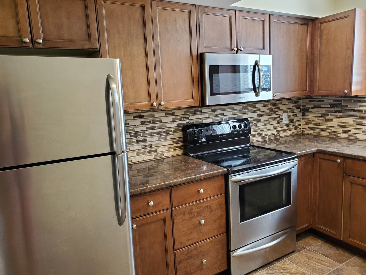 Orillia 1 Bedroom Apt - Photo 2 of 9