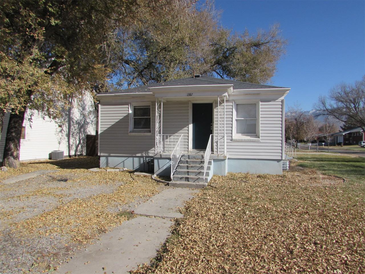 1387 S 800 W #1387 - Photo 2 of 38