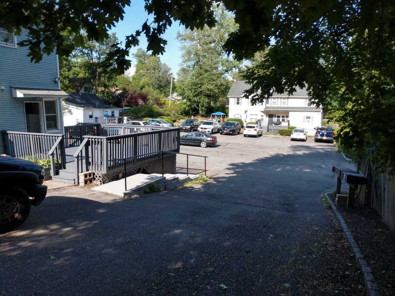 3230 Lexington Ave Apt 14 - Photo 3 of 4