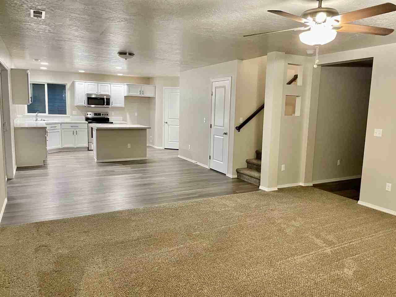 6825 S Allegiance Ave #1 - Photo 3 of 21