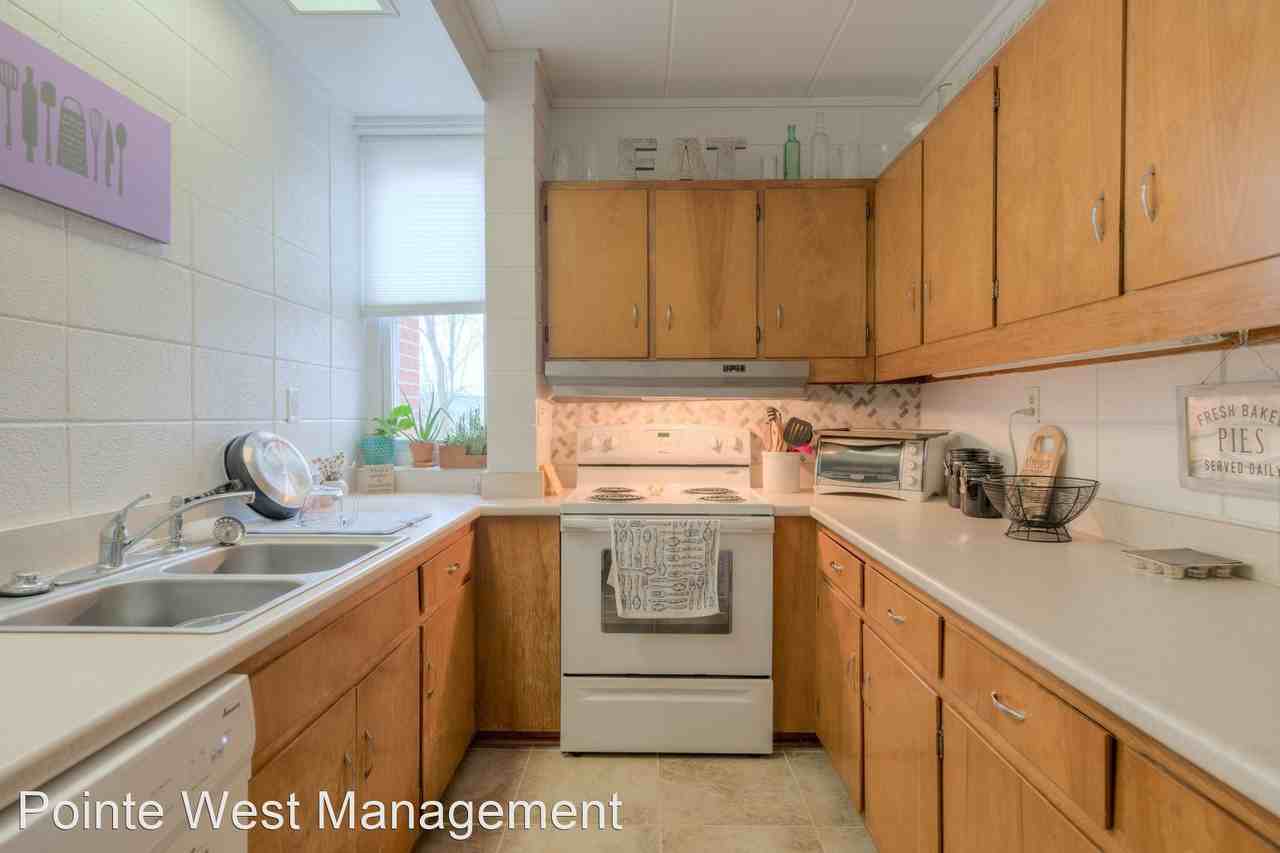 Leon Properties 902 Brightwood C11 / 814 Cascade Court - Photo 2 of 8