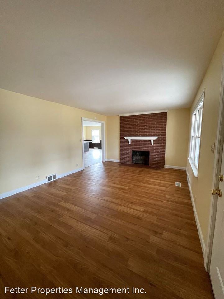 13145 N Green River Rd - Photo 3 of 14