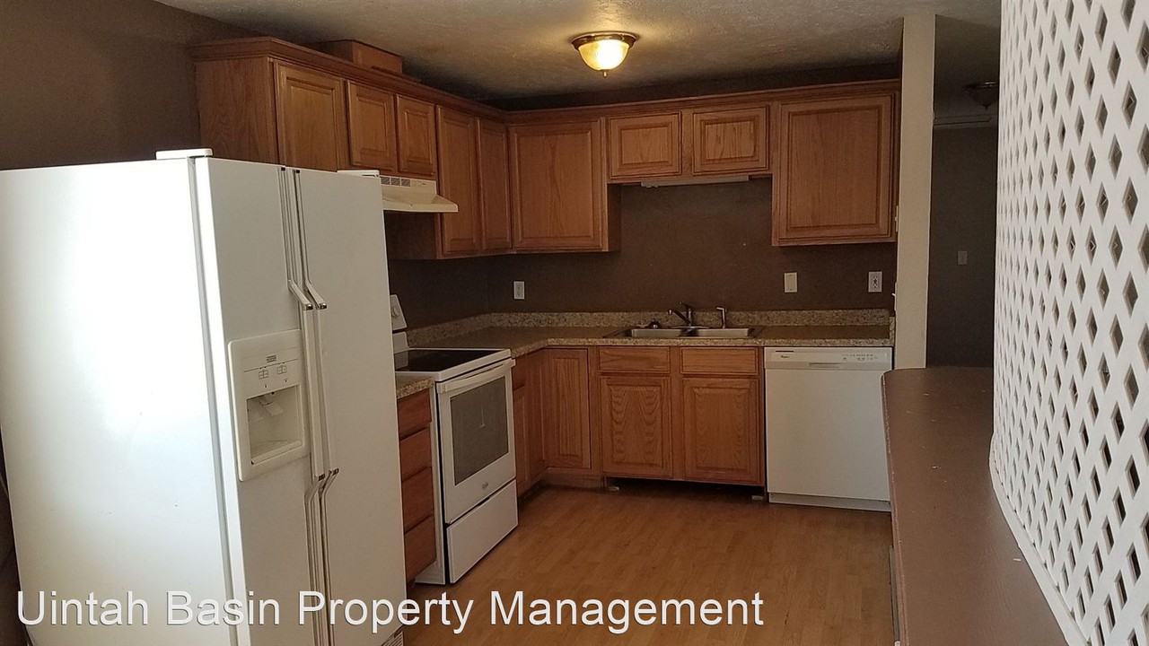 311 Carma Ave - Photo 2 of 6