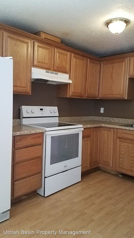 311 Carma Ave - Photo 3 of 6