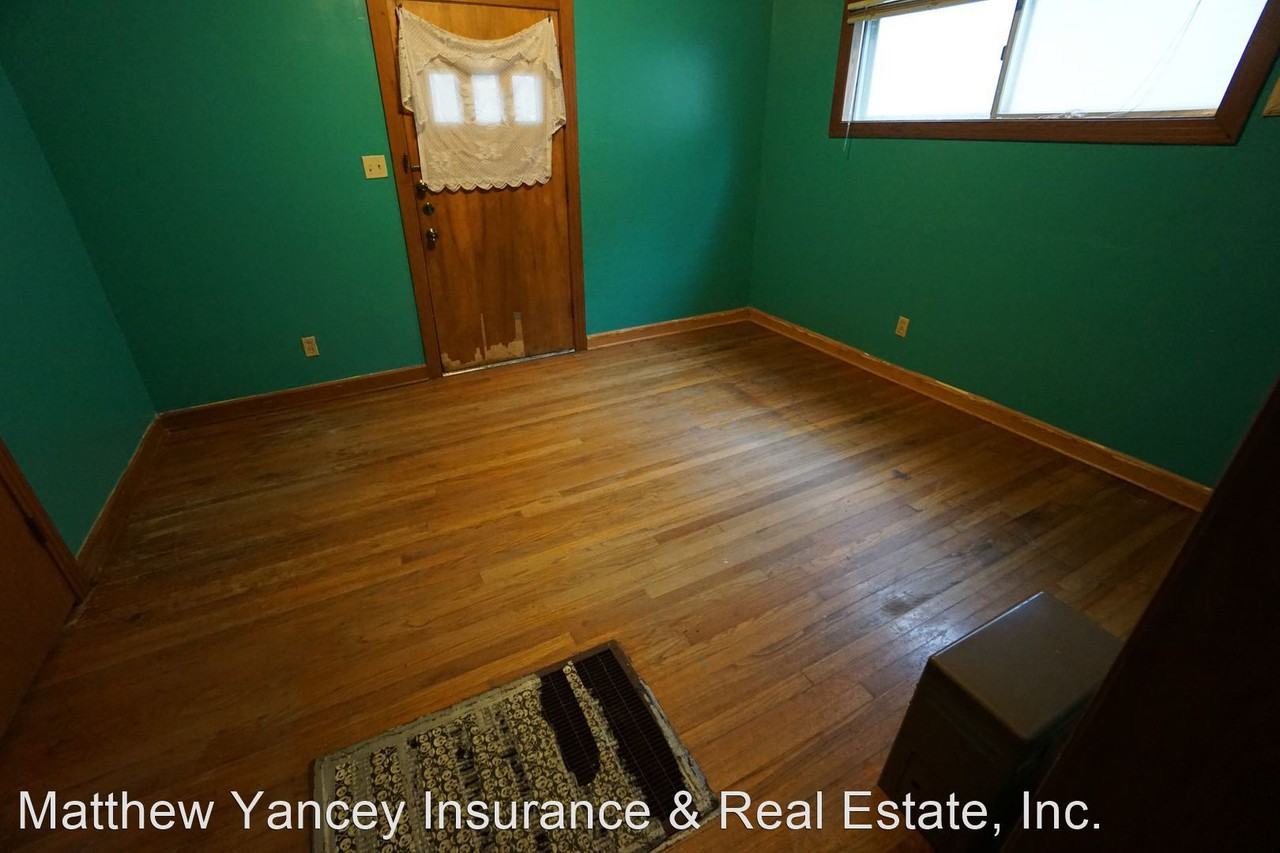 1023 S 17th St - Photo 2 of 8