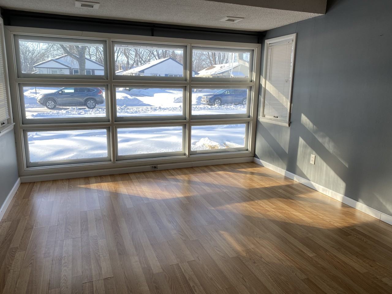 1429 Idaho Ave S - Photo 2 of 13