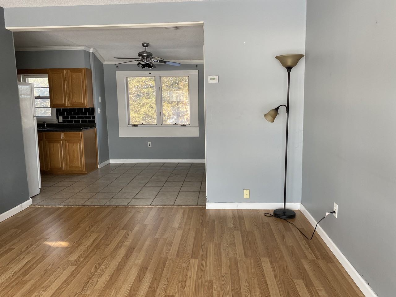 1429 Idaho Ave S - Photo 5 of 13