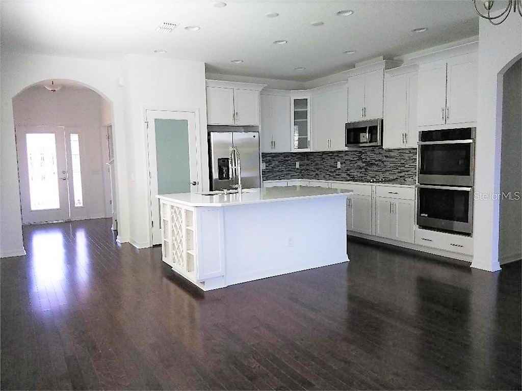 1704 Nature View Dr - Photo 2 of 19